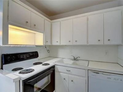 2200 NE 66th St, Unit 1401, Fort Lauderdale, FL 33308 Photo