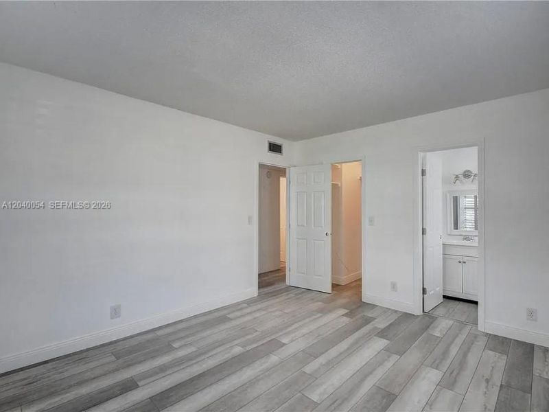 2200 NE 66th St, Unit 1401, Fort Lauderdale, FL 33308 Photo