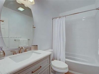2200 NE 66th St, Unit 1401, Fort Lauderdale, FL 33308 Photo