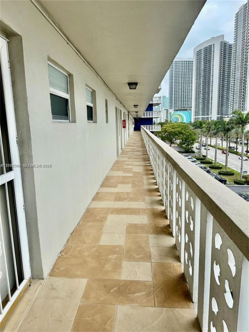 1893 S Ocean Dr, Unit 601, Hallandale Beach, FL 33009 Photo