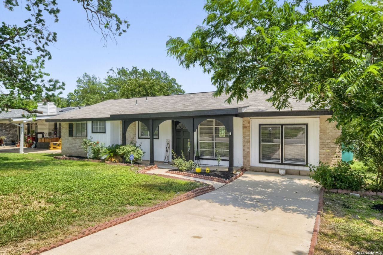304 Avenue D, Converse, TX 78109 Main Photo