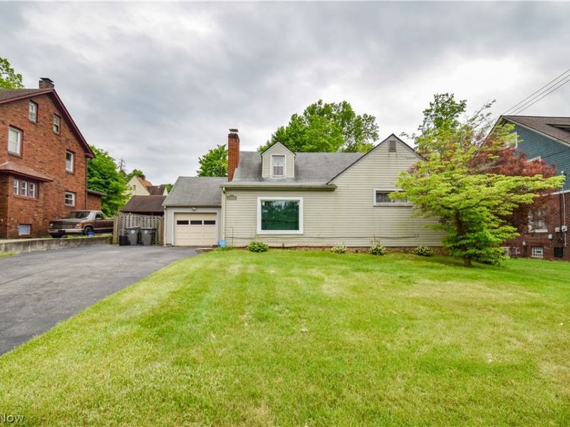 755 Lake Drive, Youngstown, OH 44511 Photo 1