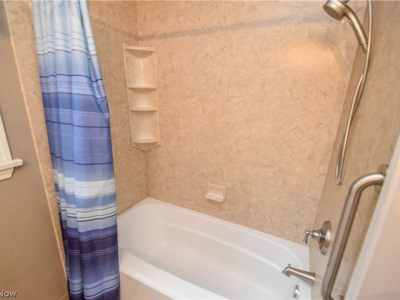 755 Lake Drive, Youngstown, OH 44511 Photo 17