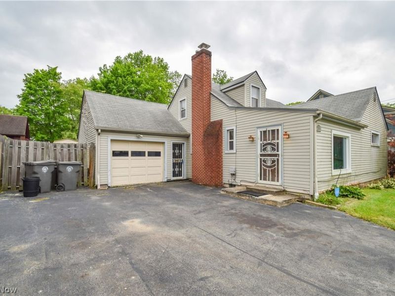 755 Lake Drive, Youngstown, OH 44511 Photo 2