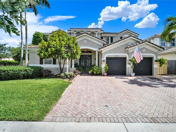 11921 SW 126th Ter, Miami, FL 33186