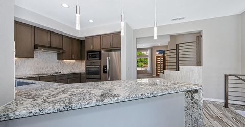 1050 Fox Run Ct, Auburn, CA 95603 Photo