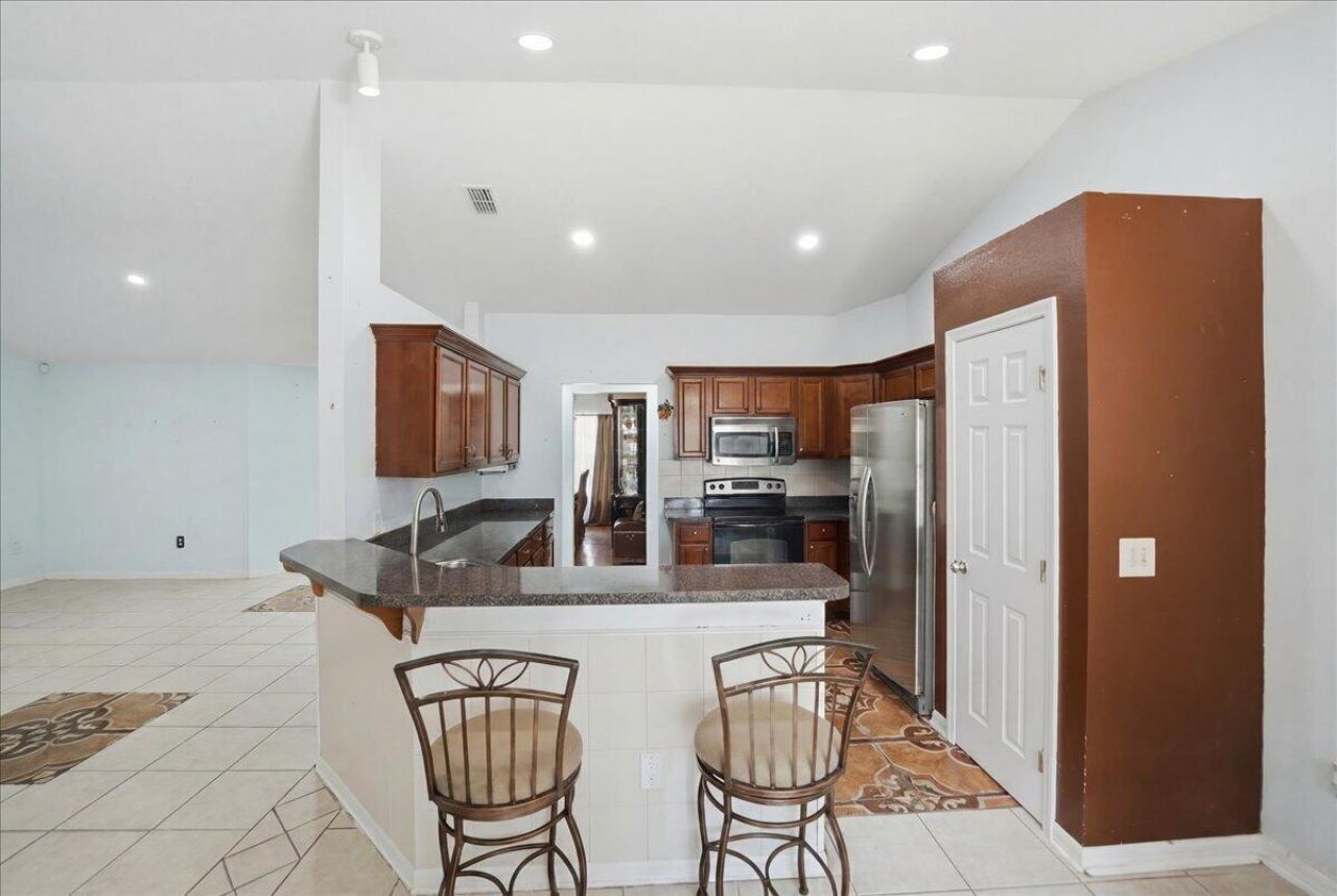 2418 SW Bayshore Boulevard, Port Saint Lucie, FL 34984 Photo