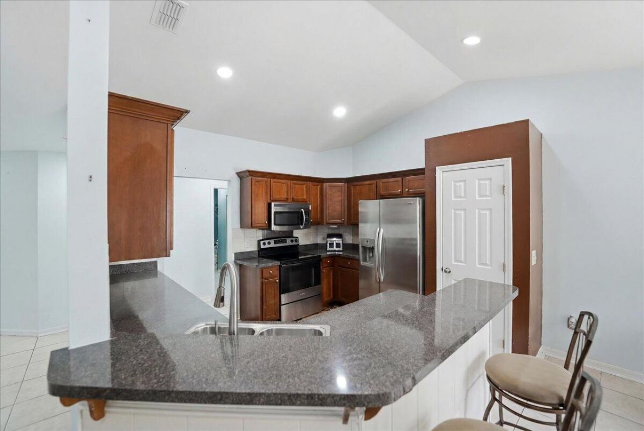 2418 SW Bayshore Boulevard, Port Saint Lucie, FL 34984 Photo