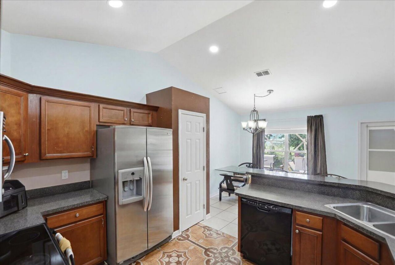 2418 SW Bayshore Boulevard, Port Saint Lucie, FL 34984 Photo