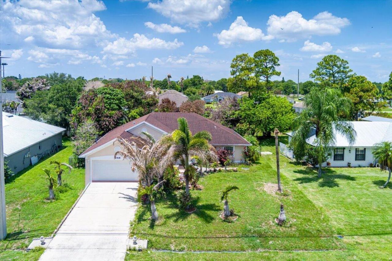 2418 SW Bayshore Boulevard, Port Saint Lucie, FL 34984 Photo