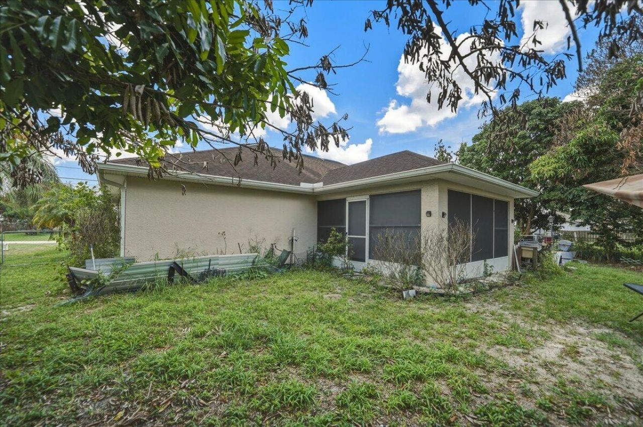 2418 SW Bayshore Boulevard, Port Saint Lucie, FL 34984 Photo