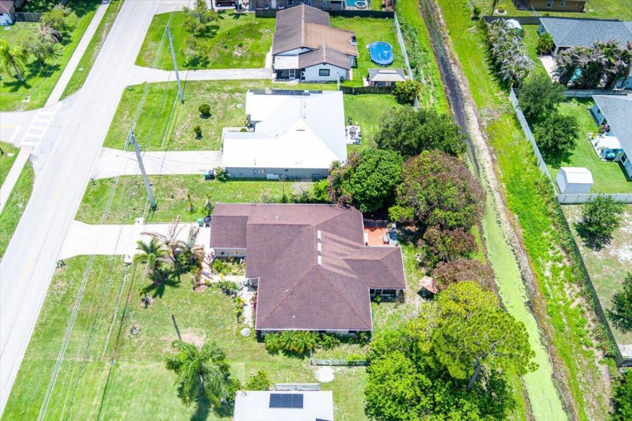 2418 SW Bayshore Boulevard, Port Saint Lucie, FL 34984 Photo