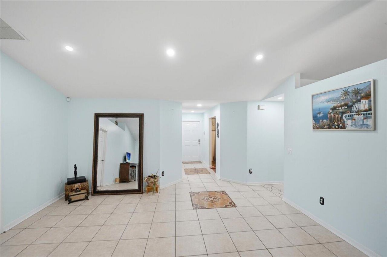2418 SW Bayshore Boulevard, Port Saint Lucie, FL 34984 Photo