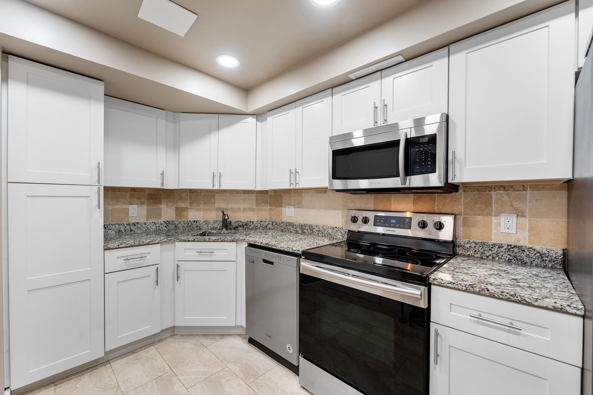 2425 Presidential Way, Unit Ph5, West Palm Beach, FL 33401 Photo