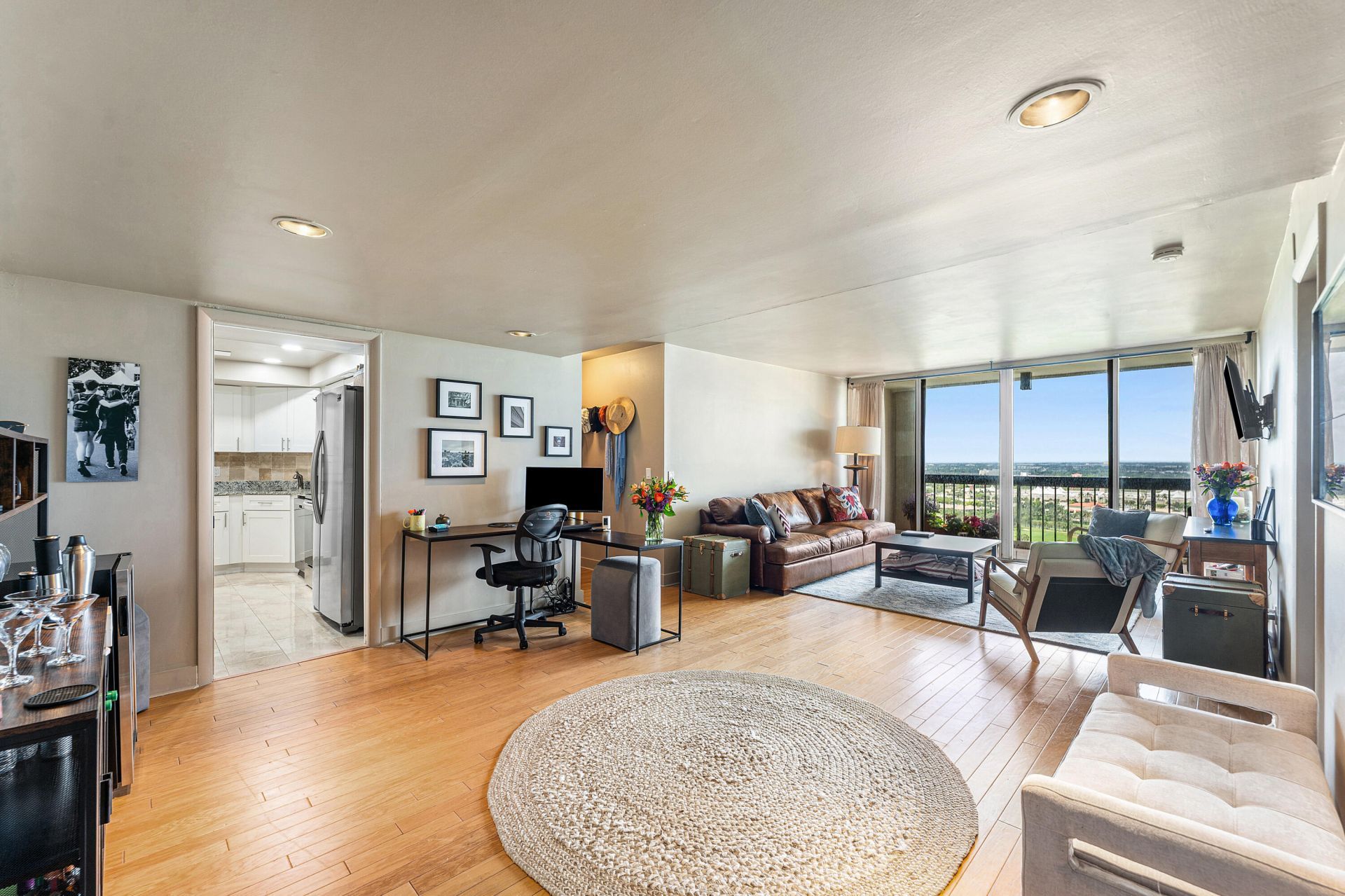 2425 Presidential Way, Unit Ph5, West Palm Beach, FL 33401 Photo
