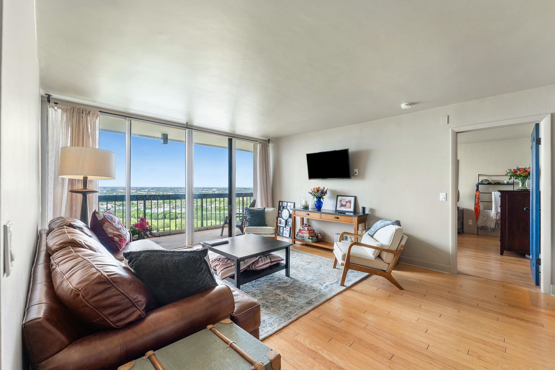 2425 Presidential Way, Unit Ph5, West Palm Beach, FL 33401 Photo