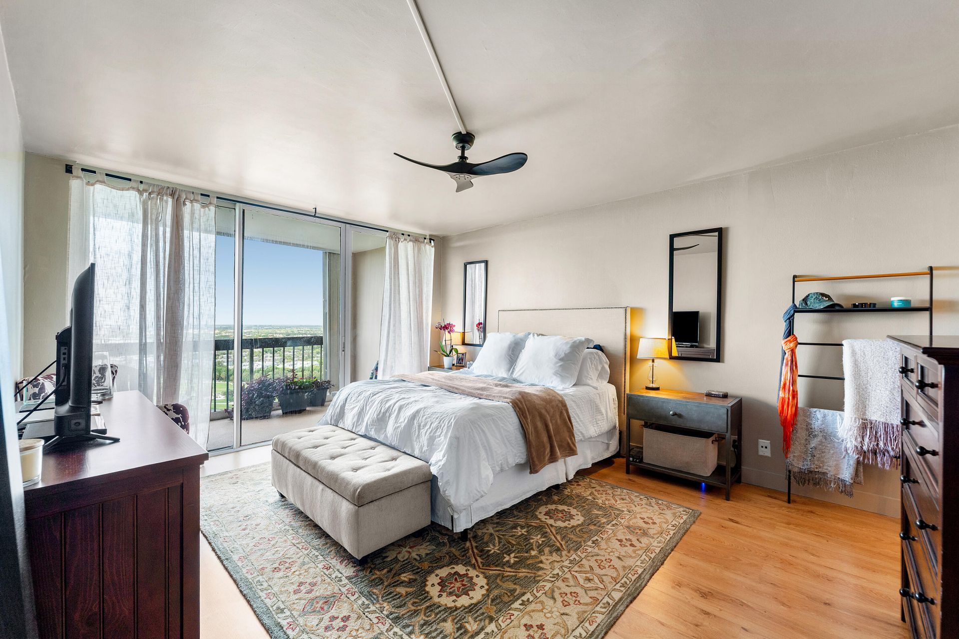 2425 Presidential Way, Unit Ph5, West Palm Beach, FL 33401 Photo