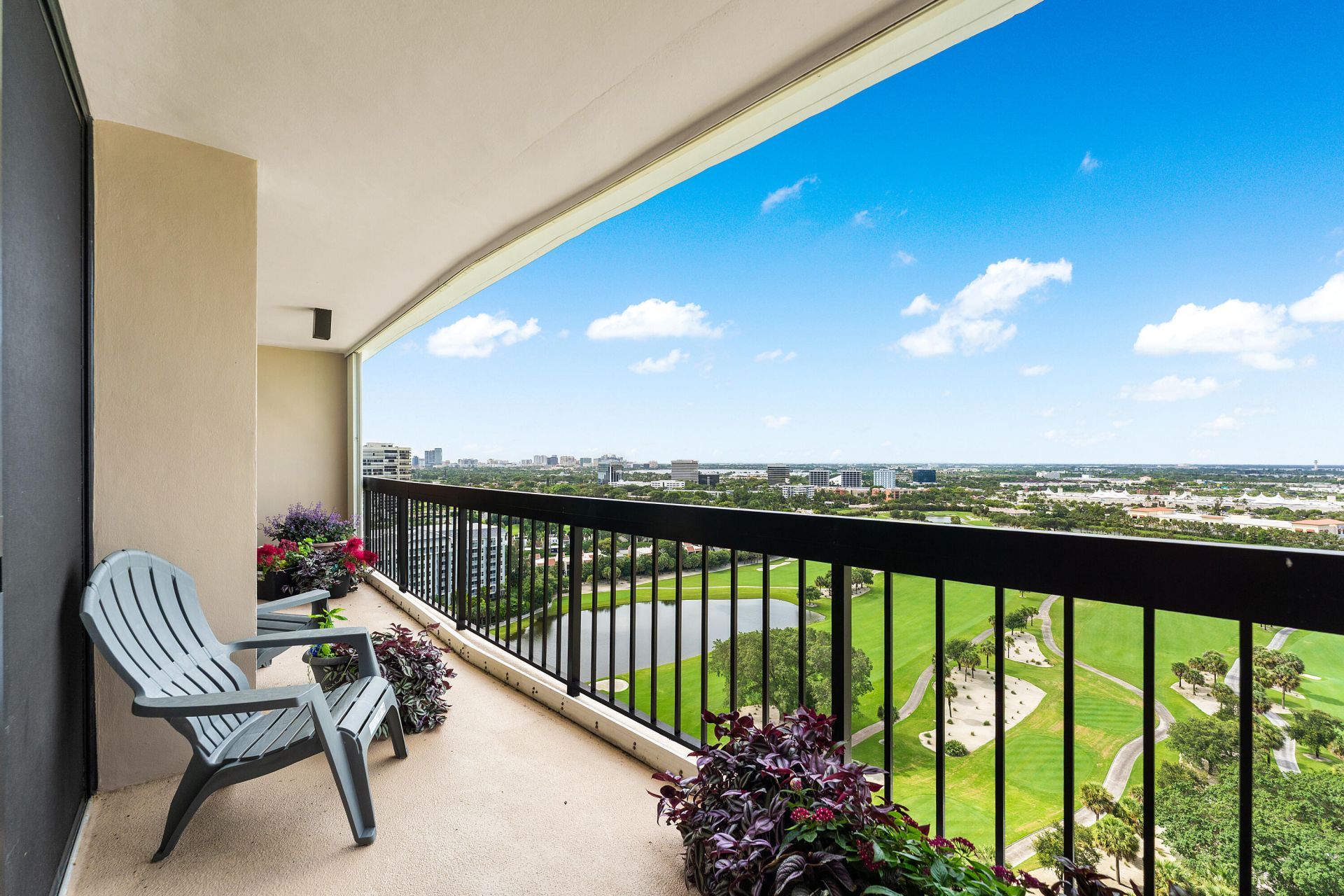 2425 Presidential Way, Unit Ph5, West Palm Beach, FL 33401 Photo