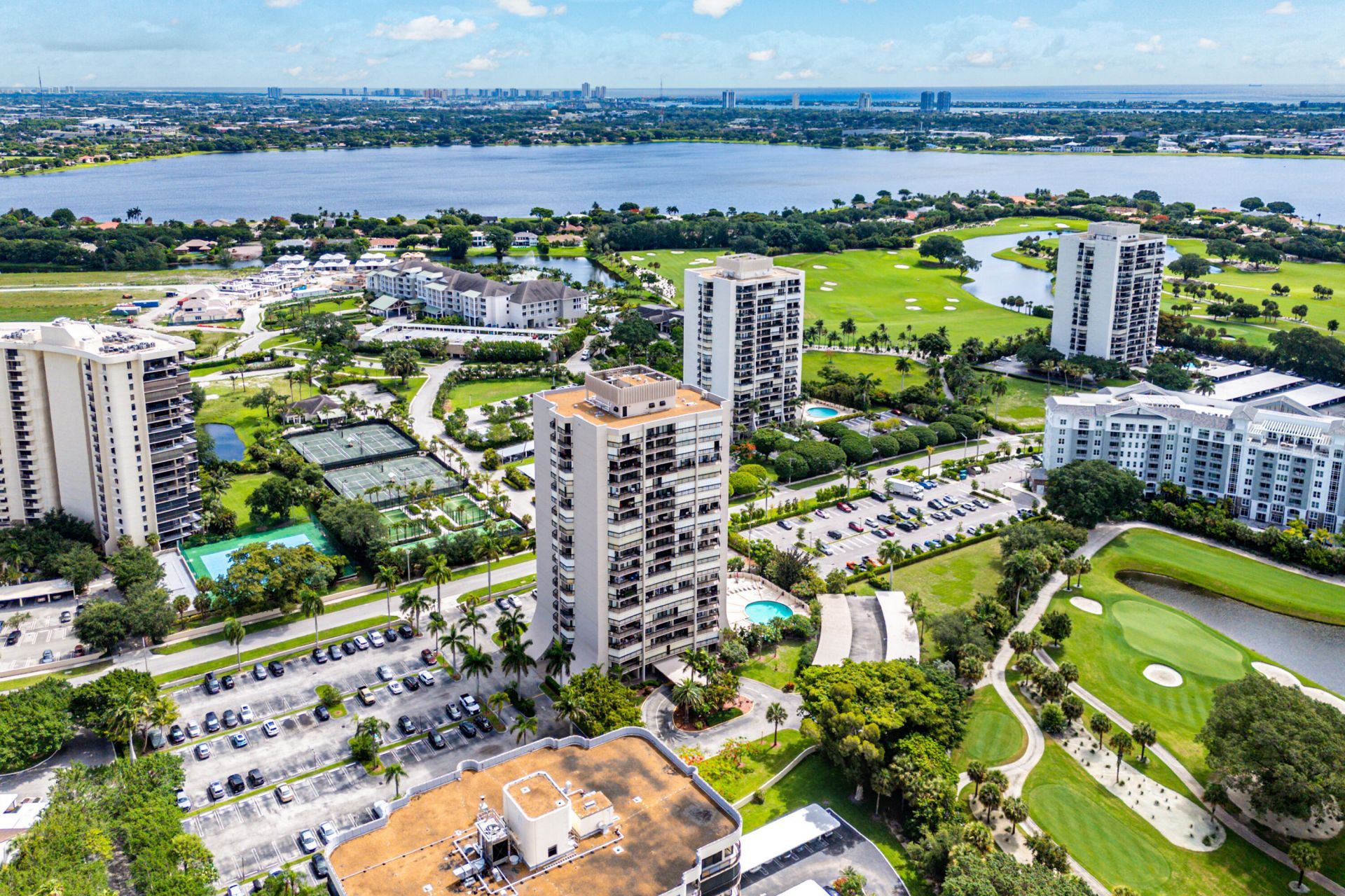 2425 Presidential Way, Unit Ph5, West Palm Beach, FL 33401 Photo