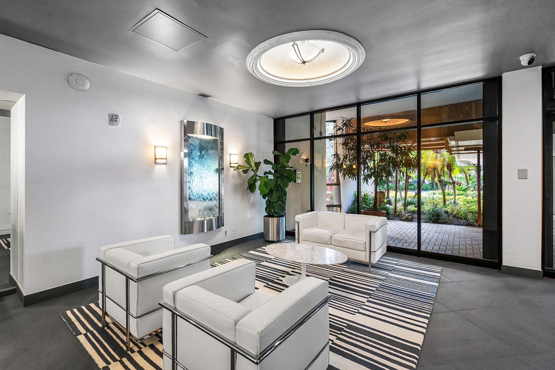 2425 Presidential Way, Unit Ph5, West Palm Beach, FL 33401 Photo