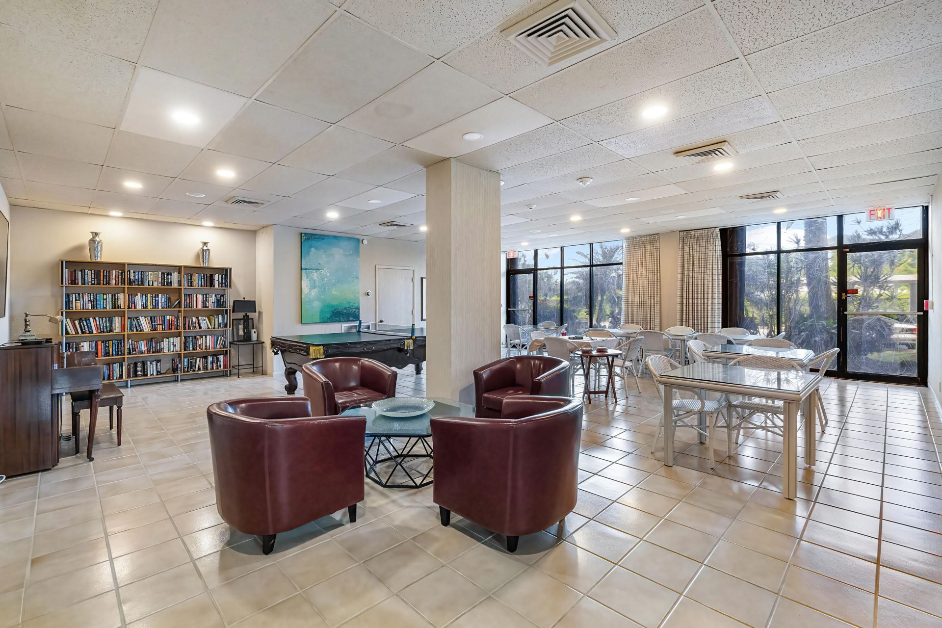 2425 Presidential Way, Unit Ph5, West Palm Beach, FL 33401 Photo