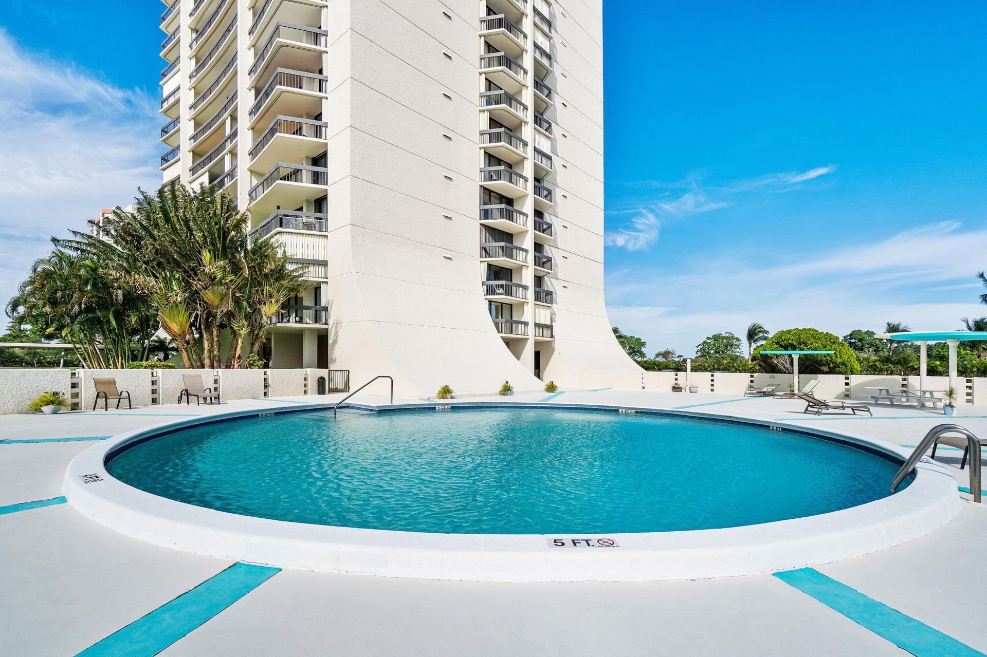 2425 Presidential Way, Unit Ph5, West Palm Beach, FL 33401 Photo