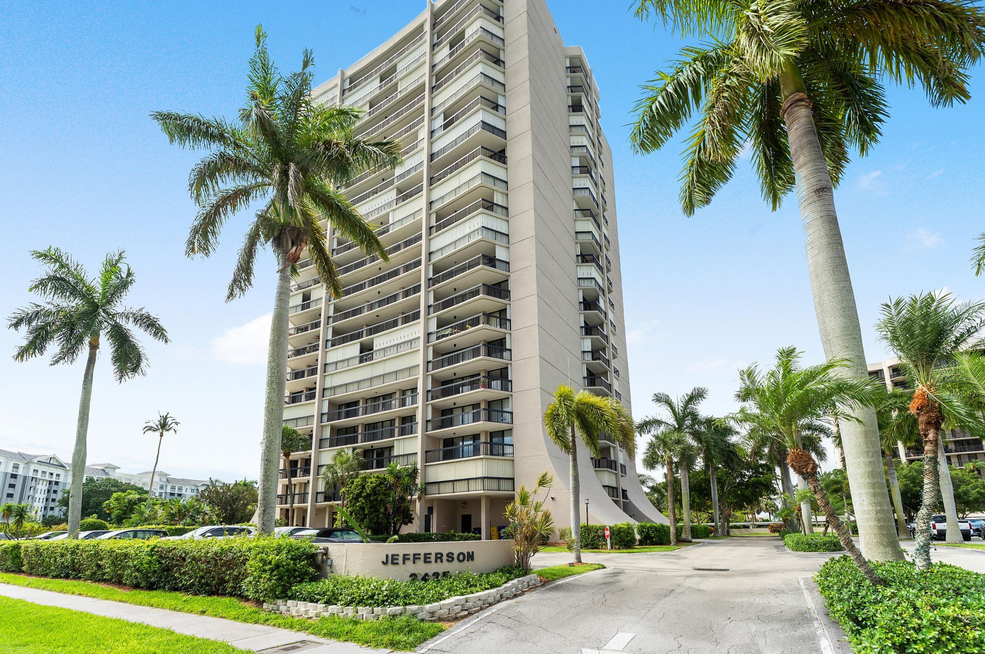 2425 Presidential Way, Unit Ph5, West Palm Beach, FL 33401 Photo
