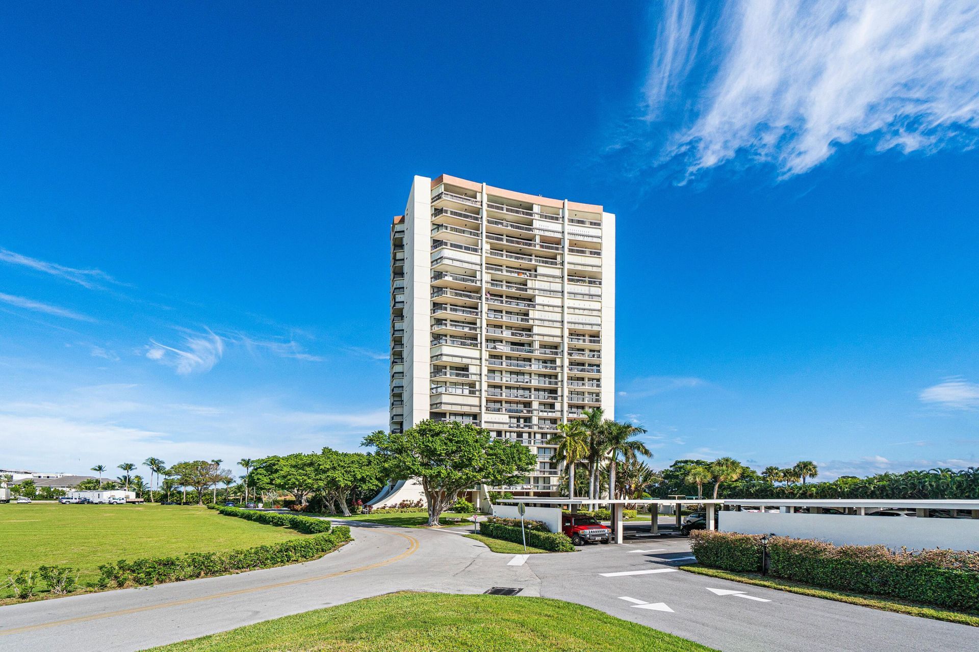 2425 Presidential Way, Unit Ph5, West Palm Beach, FL 33401 Photo
