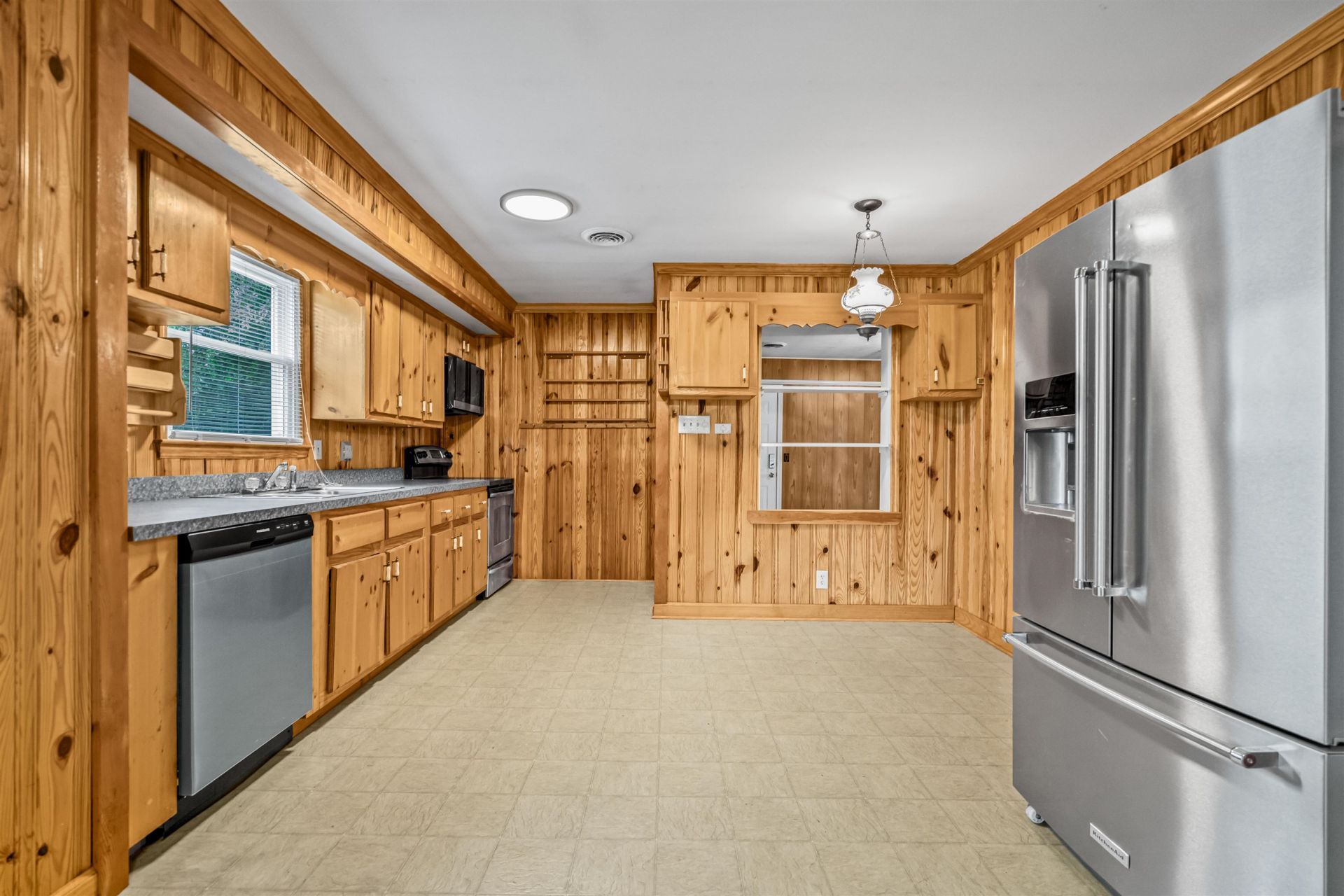 545 Hickory Ave.  Photo 11