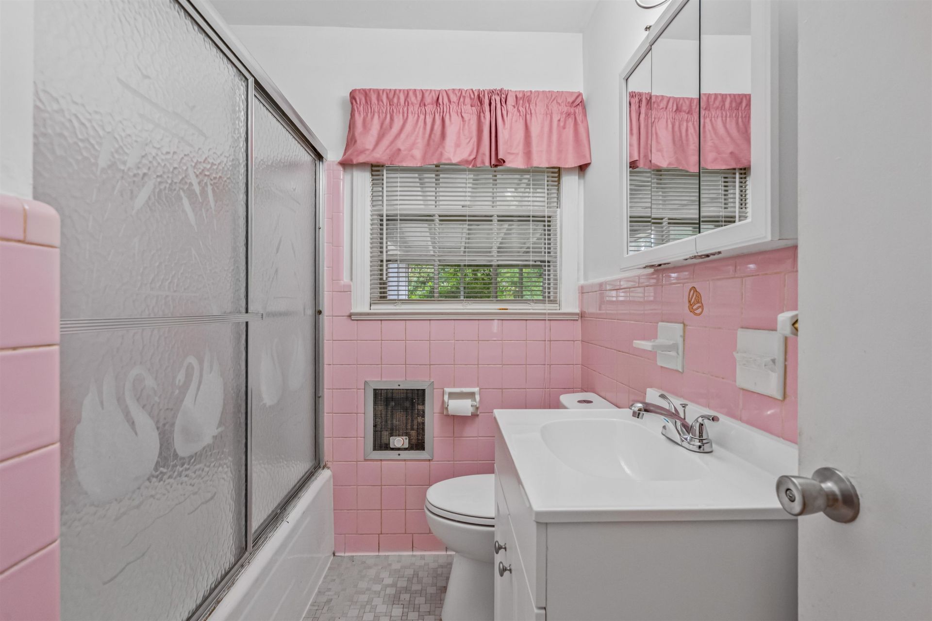 545 Hickory Ave.  Photo 17