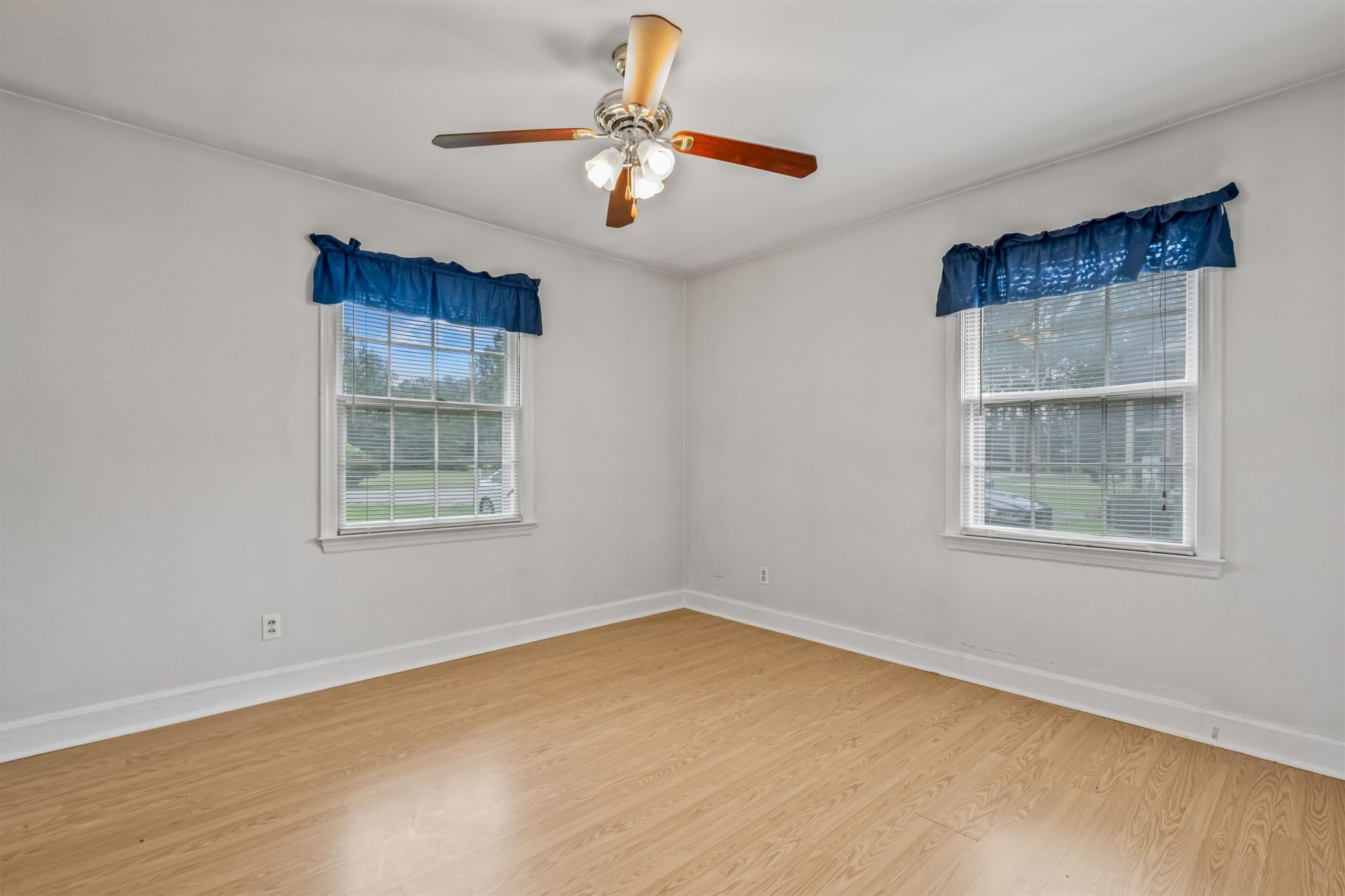 545 Hickory Ave.  Photo 18