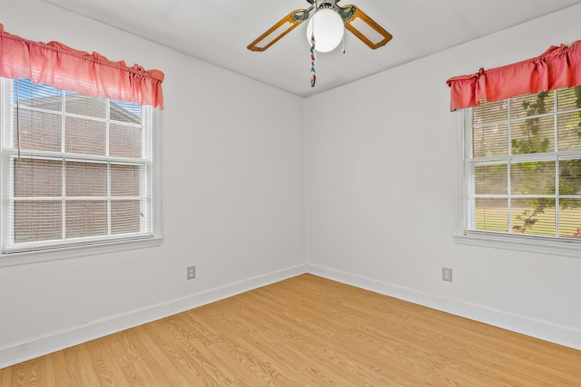545 Hickory Ave.  Photo 21