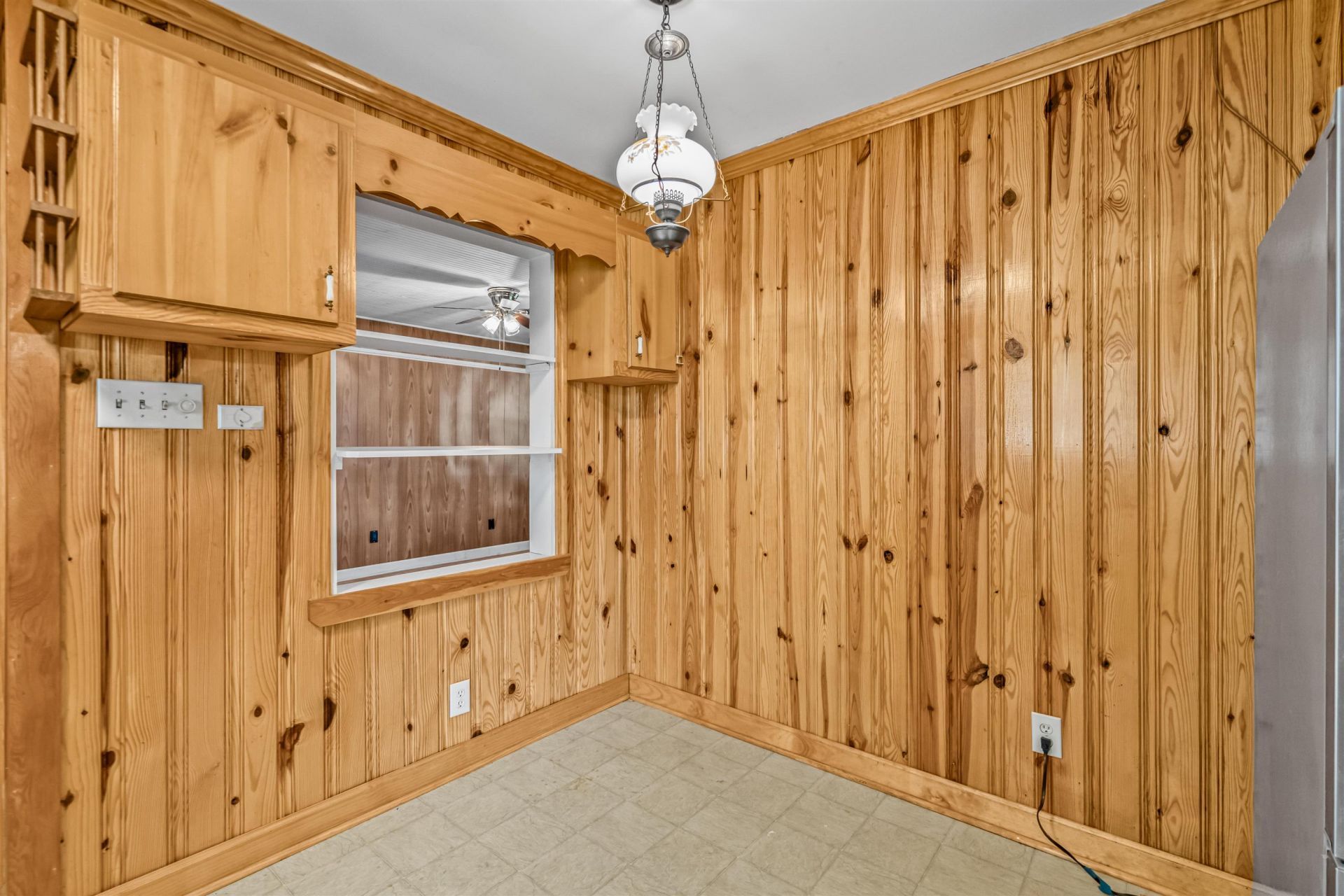 545 Hickory Ave.  Photo 9