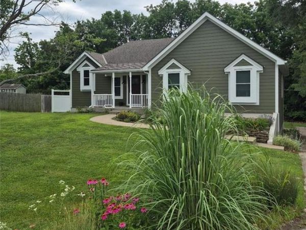 14969 Forest View Court, Bonner Springs, KS 66012