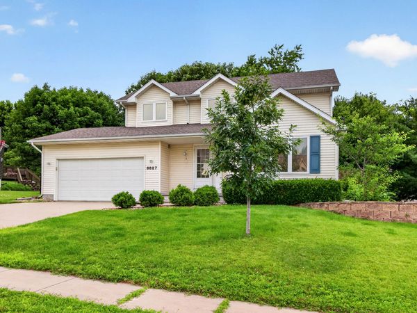 6827 NW 56th Street, Johnston, IA 50131