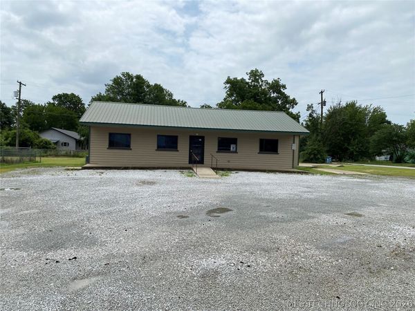 301 E Conner Avenue , Fairland, OK 74343