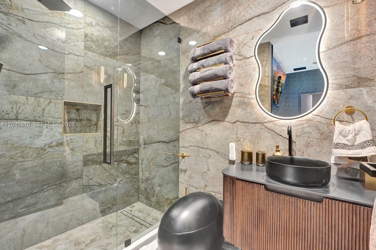 3300 NE 188th St , Unit 210, Aventura, FL 33180 Photo