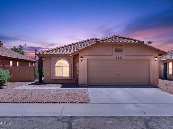 2923 E MUIRWOOD Drive, Phoenix, AZ 85048