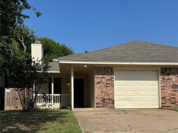 1010 Irene Street, Burleson, TX 76028