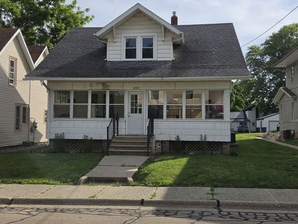 303 12th Avenue , Sterling, IL 61081