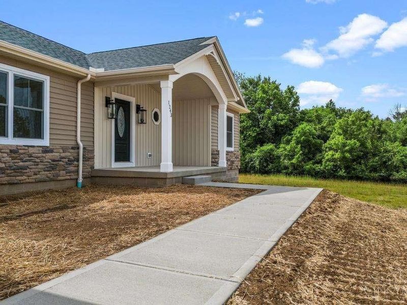 1243 Hunters Glen Drive, Adams Township, OH 45177 Photo 3