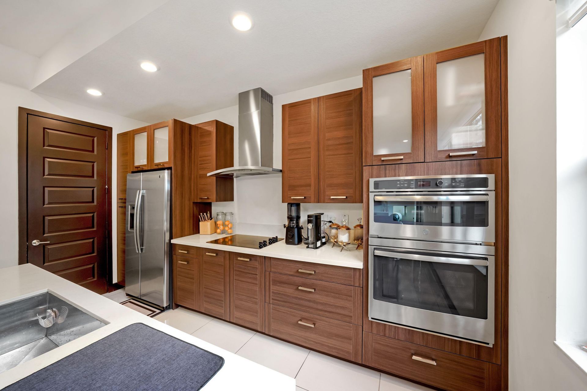 15451 NW 88th Avenue, Miami Lakes, FL 33018 Photo