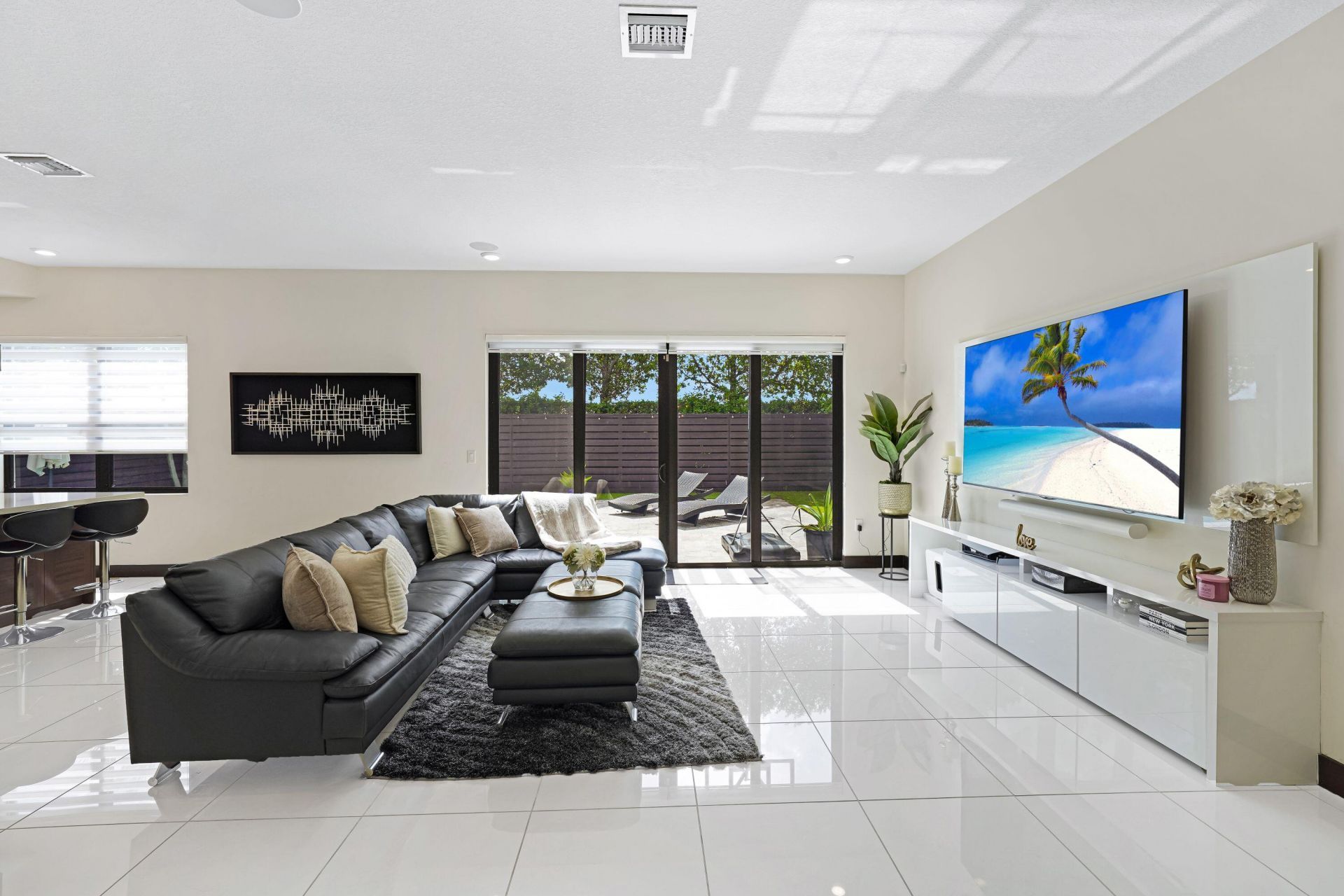 15451 NW 88th Avenue, Miami Lakes, FL 33018 Photo