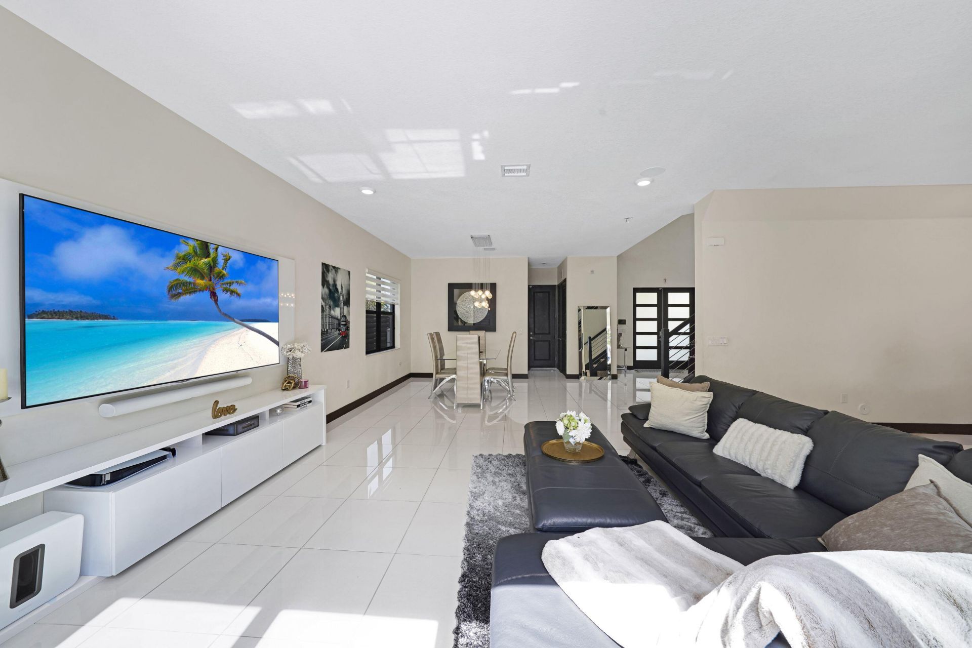 15451 NW 88th Avenue, Miami Lakes, FL 33018 Photo