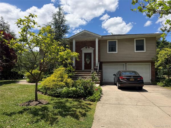 35 Mitchell Avenue , East Northport, NY 11731
