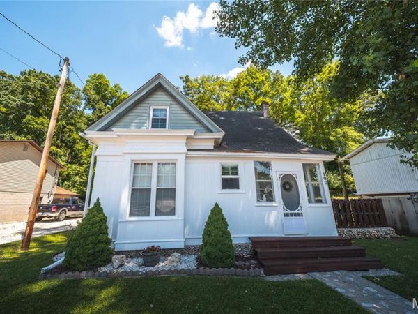 107 N Market Street, Grafton, IL 62037