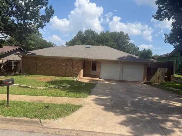 1104 Boston Boulevard , Bedford, TX 76022