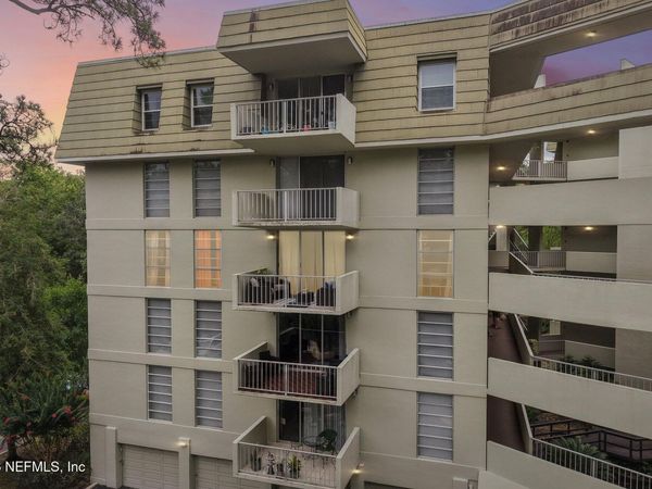 1717 NW 23RD Avenue, Unit 4E, Gainesville, FL 32605