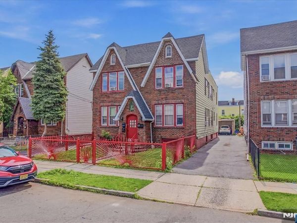 202 Eastern Parkway, NEWARK, NJ 07106