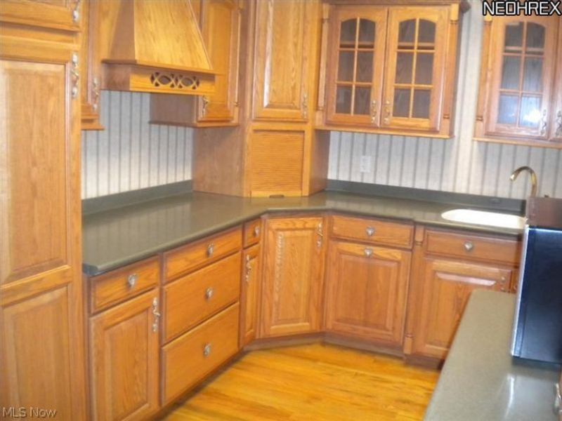 165 2nd Street NW, Barberton, OH 44203 Photo 7